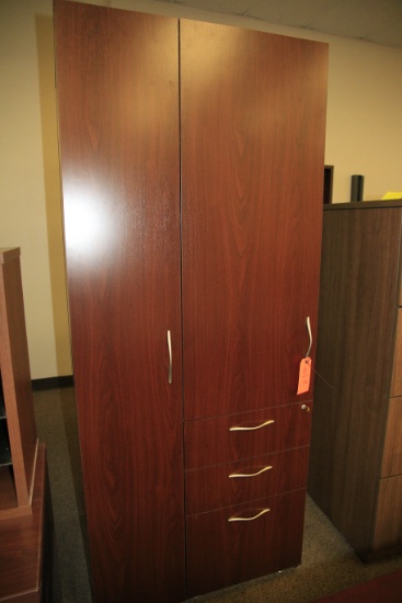LOCKING CABINET
