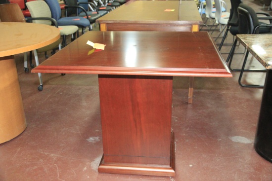 SQUARE TABLE
