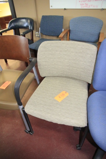 ROLLING OFFICE CHAIR