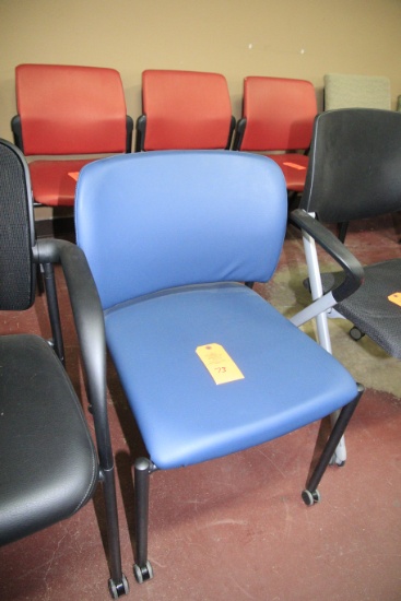 ROLLING OFFICE CHAIR