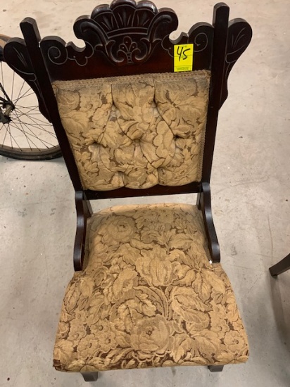 DECORATIVE OLD CHAIR