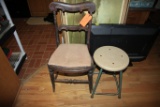 OLD CHAIR/STOOL