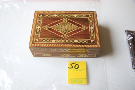 WOODEN INLAY TRINKET BOX