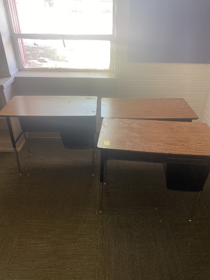 STUDENT DESKS