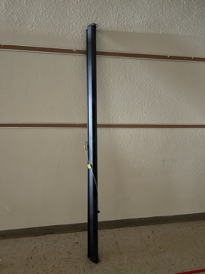 PROJECTOR SCREEN 7'