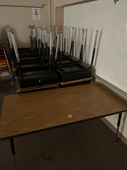 TABLE/STUDENT DESKS