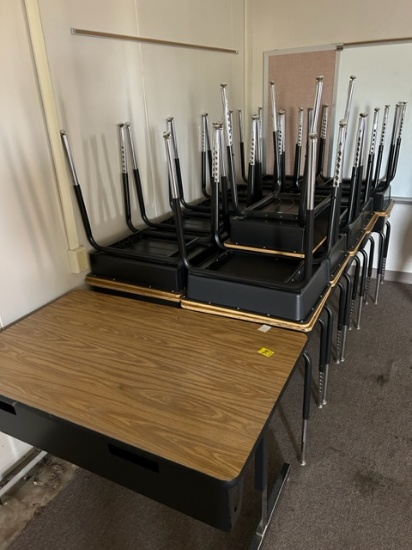 TABLE/STUDENT DESKS