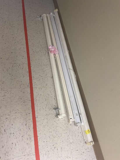 ASST PROJECTOR SCREENS 5-7'