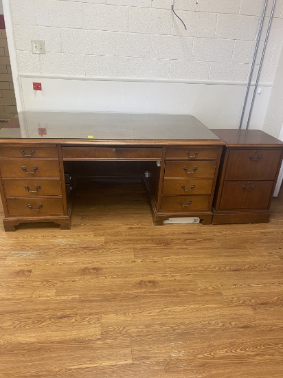 WOODEN DESK
