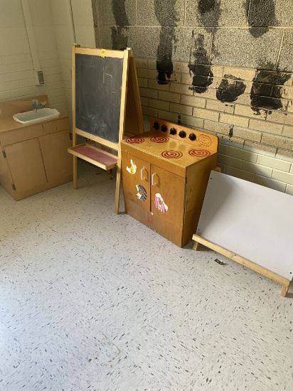 MISC KIDS KITCHEN/PLAY EQUIPMENT