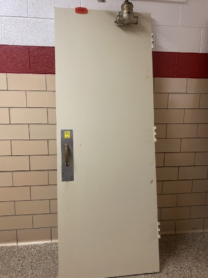 WOODEN DOOR