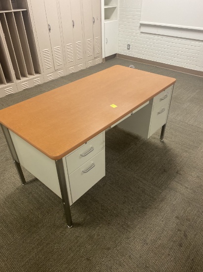 TEACHERS DESK