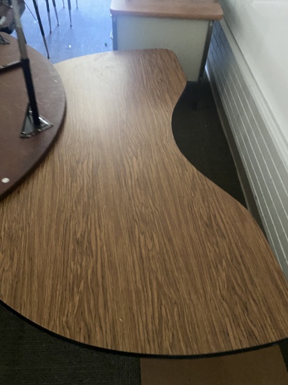 HORSESHOE TABLES