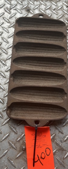 CAST IRON CORN BREAD PAN