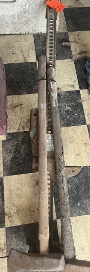 HI LIFT JACK, NO HANDLE AND 2 HAMMERS