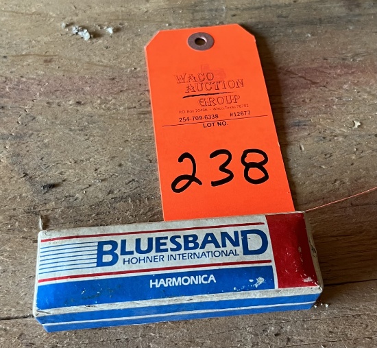 BLUESBAND HOHNER INT HARMONICA IN BOX