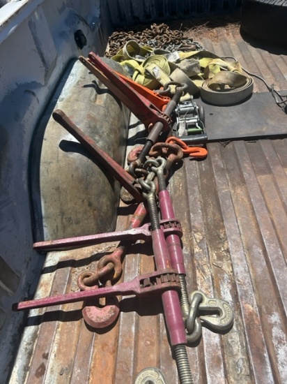 LOT OF CHAINS/BOOMERS/STRAPS