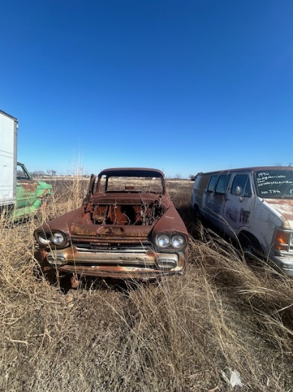1956-58 CHEVROLET APACHE 32
