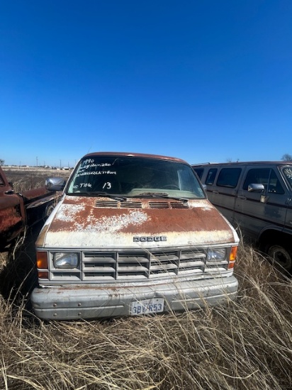 1990 DODGE WHITE VAN