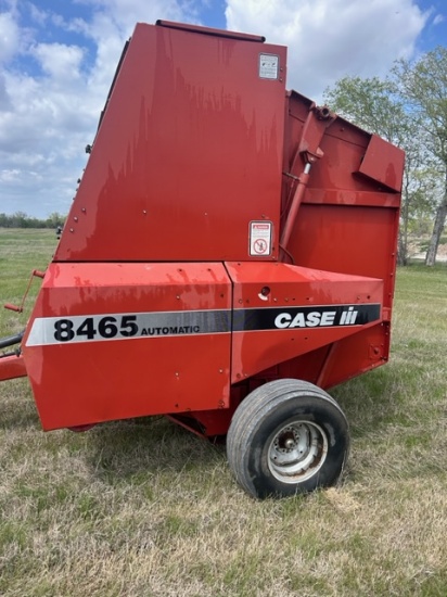 CASE ROUND BALER MODEL 8465
