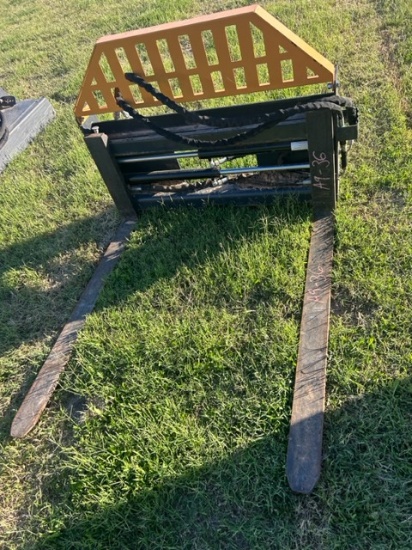 SKIDSTEER HYDRAULIC PALLET FORKS
