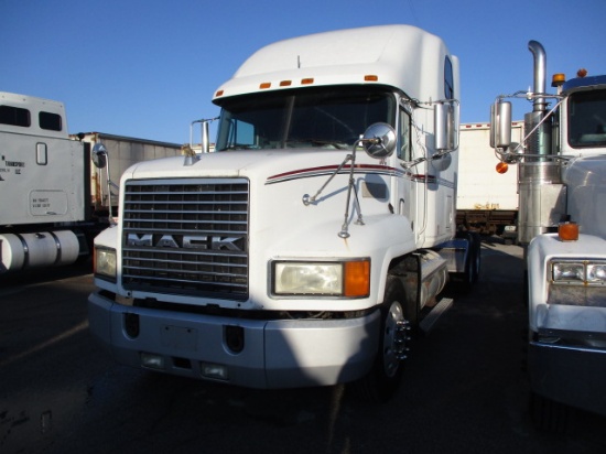 1999 MACK CH613 Conventional