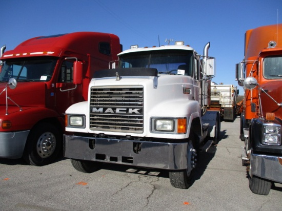 1996 MACK CH613 Set-Forward Axle Conventional