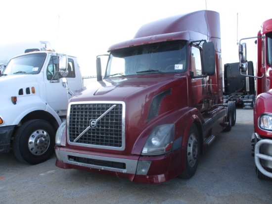 2005 VOLVO VNL64T-630 Conventional