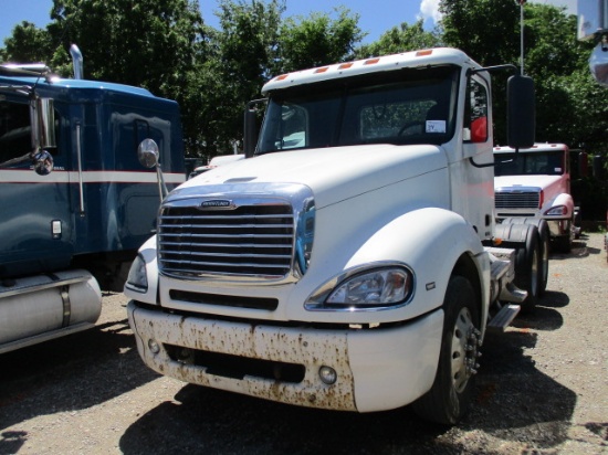 2007 FREIGHTLINER CL12064ST Columbia Conventional