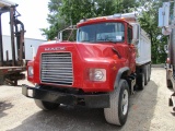 1996 MACK DM690S Dump Truck