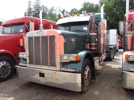 1999 PETERBILT 379 Extended Hood Ultra Cab Conventional