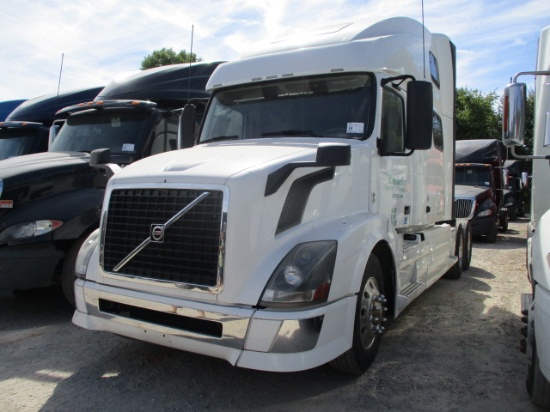 2013 VOLVO VNL64T-780 Conventional