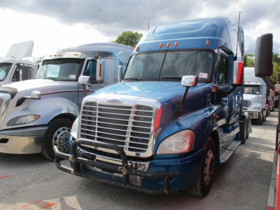 2010 FREIGHTLINER CA12564ST Cascadia Conventional