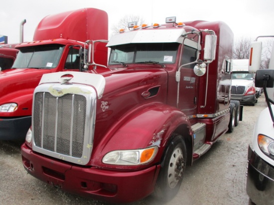 2009 PETERBILT 386 Ultra Cab Conventional