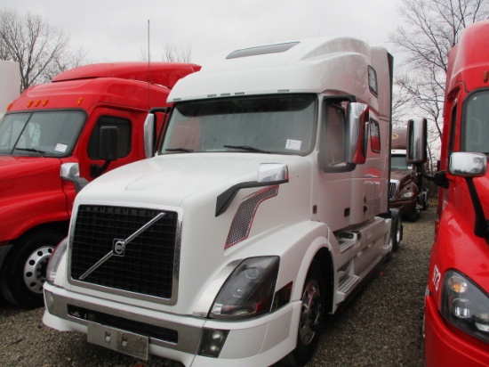 2015 VOLVO VNL64T-780 Conventional