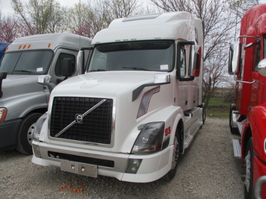 2015 VOLVO VNL64T-780 Conventional