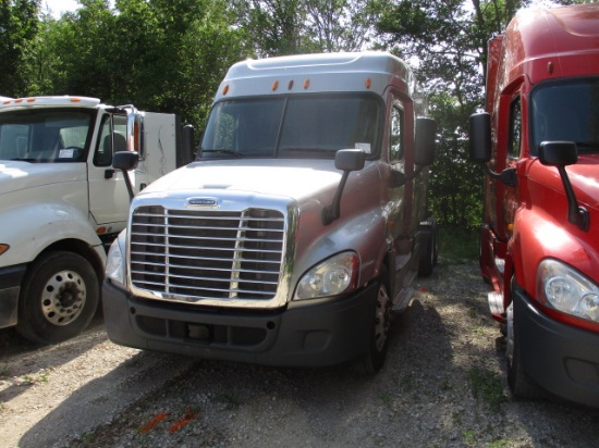 2015 FREIGHTLINER CA12564ST Cascadia Conventional