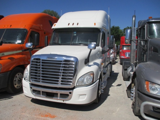 2013 FREIGHTLINER CA12564ST Cascadia Conventional