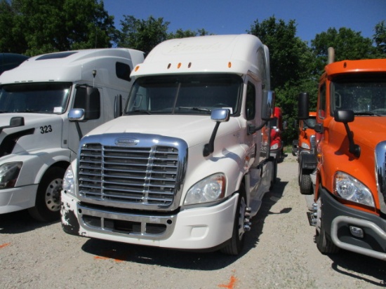 2013 FREIGHTLINER CA12564ST Cascadia Conventional