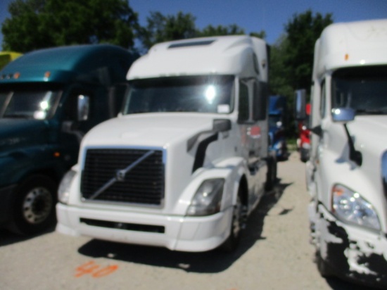 2013 VOLVO VNL64T-780 Conventional