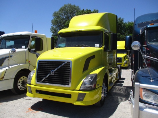 2012 VOLVO VNL62T-430 Conventional