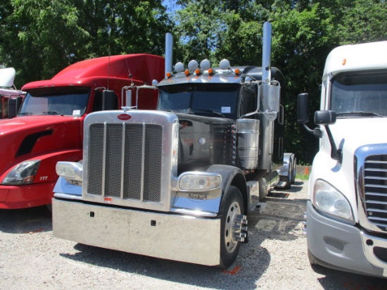 2011 PETERBILT 389 Extended Hood Ultra Cab Conventional