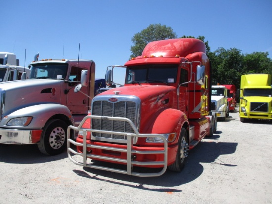 2011 PETERBILT 386 Ultra Cab Conventional