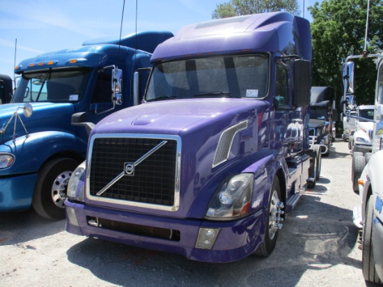 2007 VOLVO VNL64T-670 Conventional