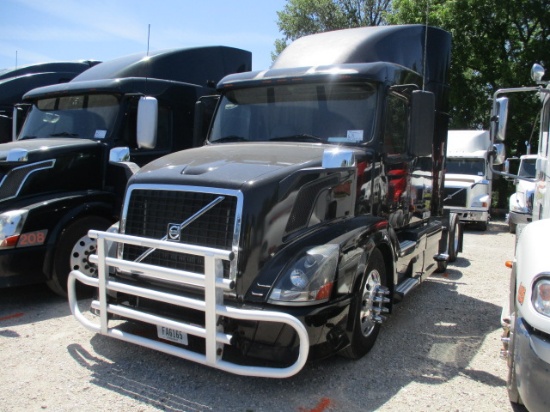 2007 VOLVO VNL64T-630 Conventional