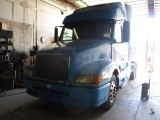 2000 VOLVO VNL64T-660 Conventional