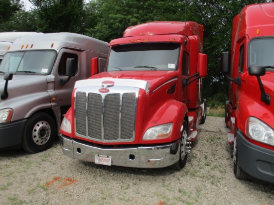 2014 PETERBILT 579 Ultra Cab Conventional