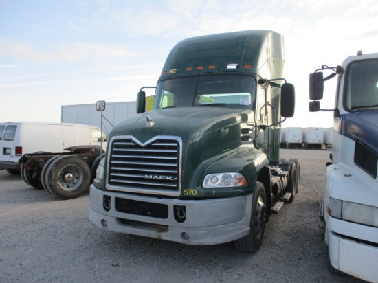 2013 MACK CXU613 Pinnacle Conventional, NON-RUNNER