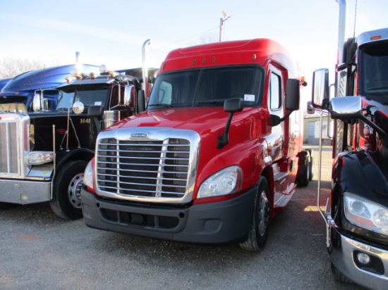 2017 FREIGHTLINER CA12564ST Cascadia Conventional