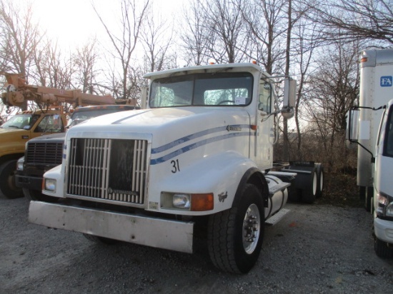 1993 INTERNATIONAL 9400 Cab & Chassis
